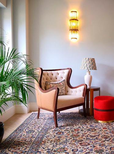 Champneys-trig-big-chair